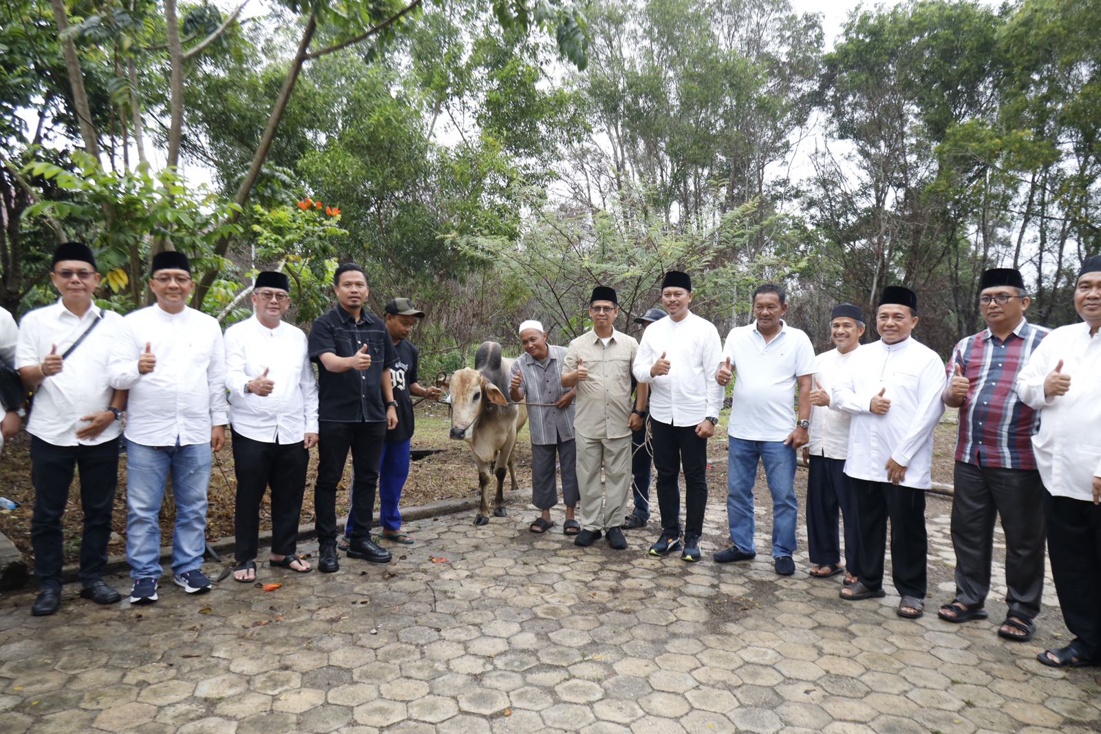 Tumbuhkan Semangat Berbagi dan Sinergi, Dinas PUPR Karimun Sukses Gelar Ibadah Qurban