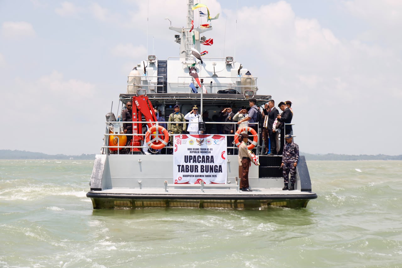 Menjaga Api Nasionalisme di Perbatasan: Pemkab Karimun Gelar Upacara Tabur Bunga di Laut Peringati HUT ke-81 RI