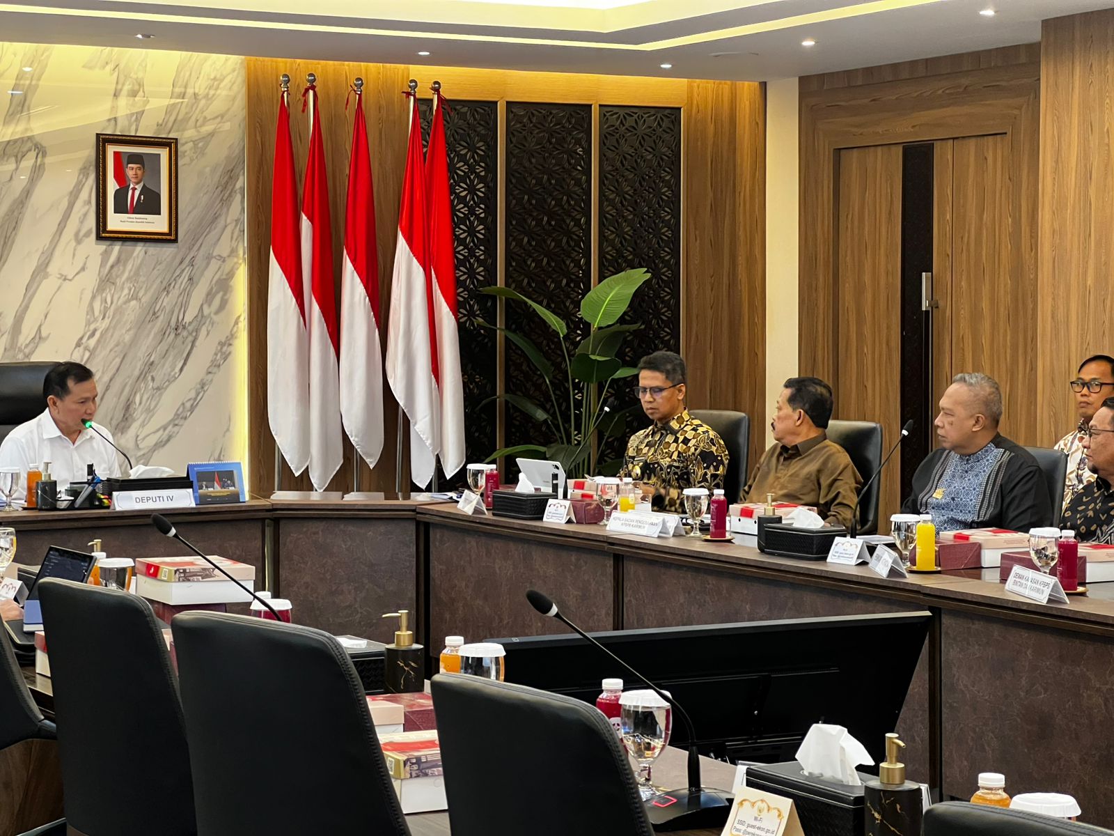 Bupati Karimun Ambil Peran Strategis di Pusat, Dorong Penguatan BP Karimun Dukung Target Nasional 8 Persen
