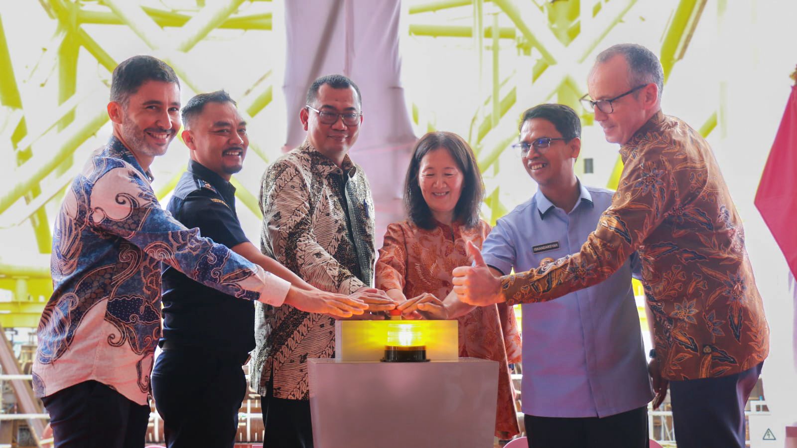 Sailaway UBA Jacket Resmi Dilaksanakan, Karimun Pertegas Posisi sebagai Basis Industri Offshore Internasional