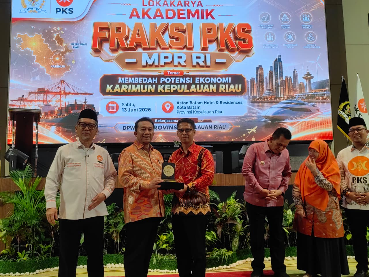 Strategi Transformasi Ekonomi: Bupati Karimun Optimalkan Posisi Strategis Selat Malaka untuk Akselerasi Investasi Daerah